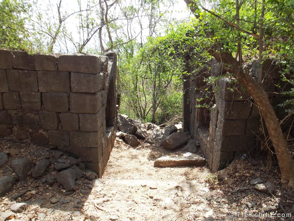 1st entrance gate at Dronagiri Fort
