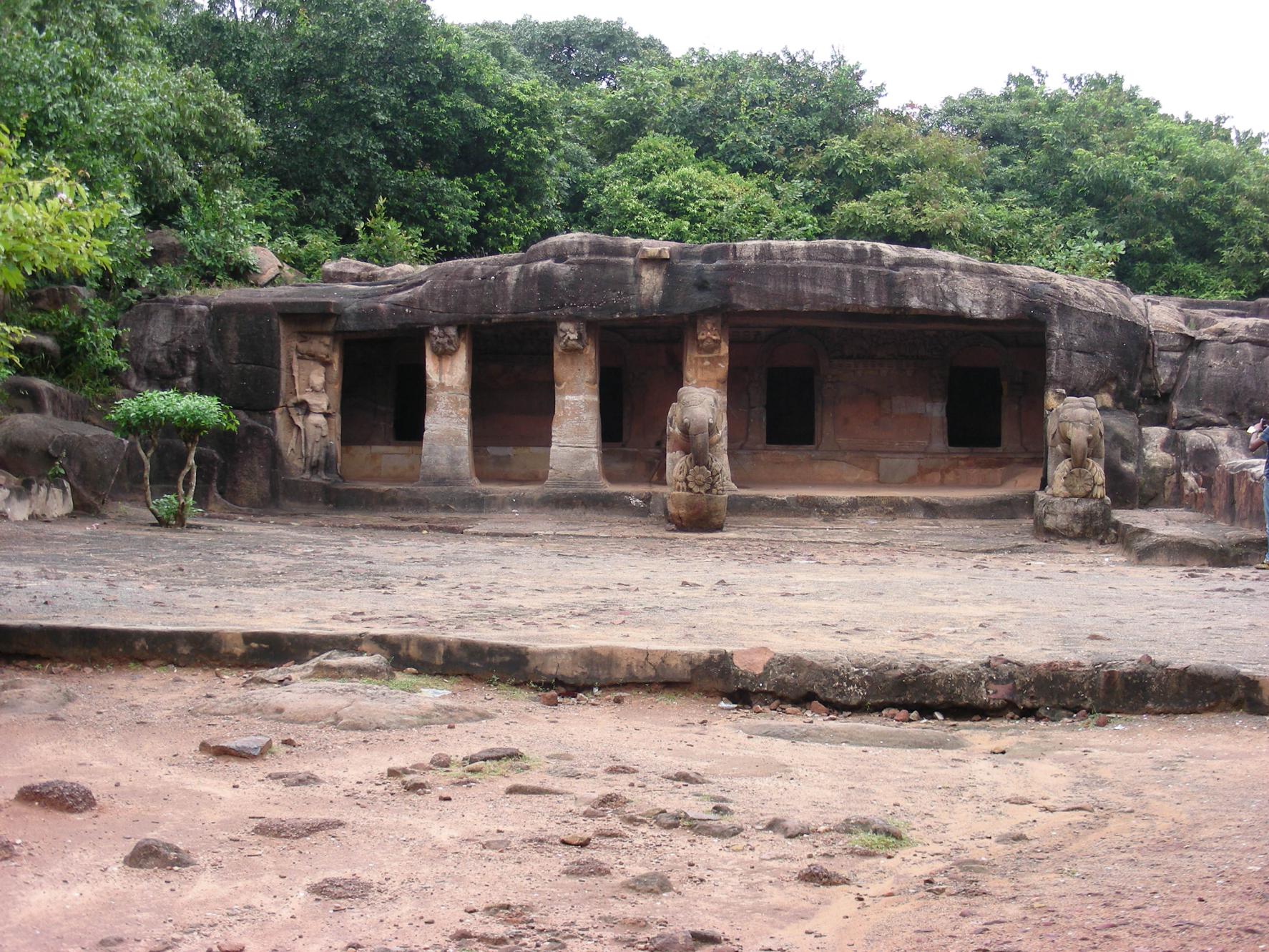 Udayagiri and Khandagiri Caves (Leni) 