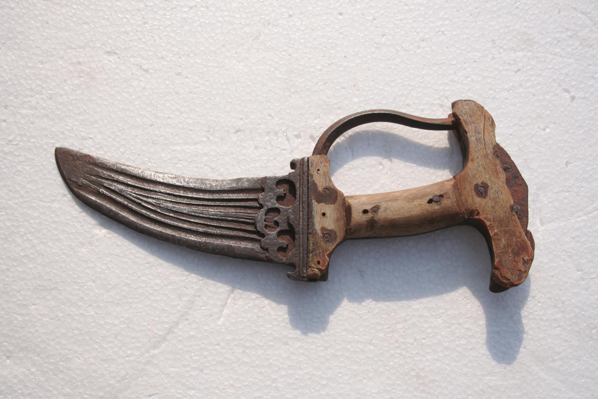 Jambia, Ancient &amp; Medieval weapon;