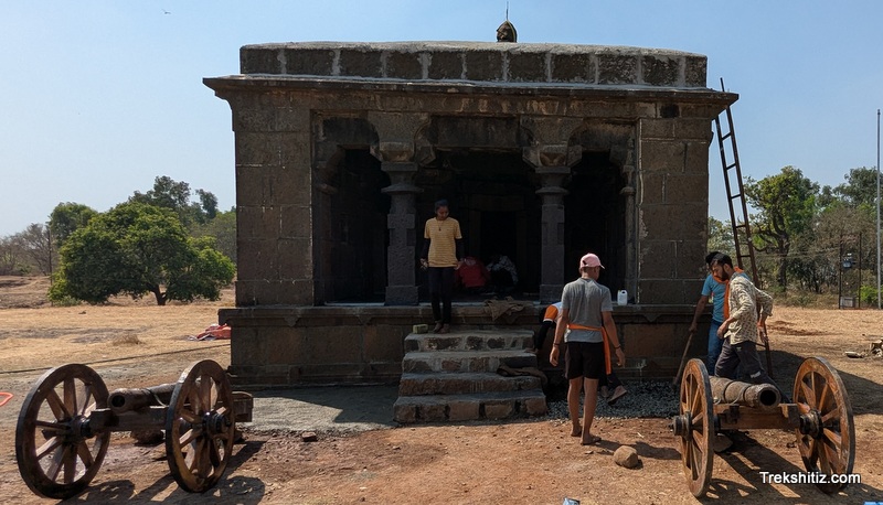 Shiv Mandir, Pawangad