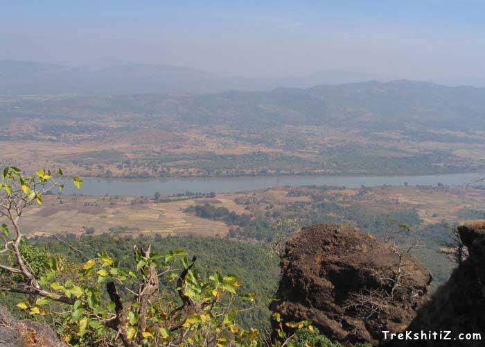 Vaitarna River from Tandulwadi fort