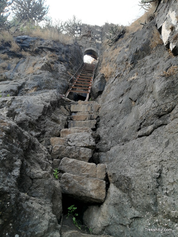 Kavnai Entrance gate