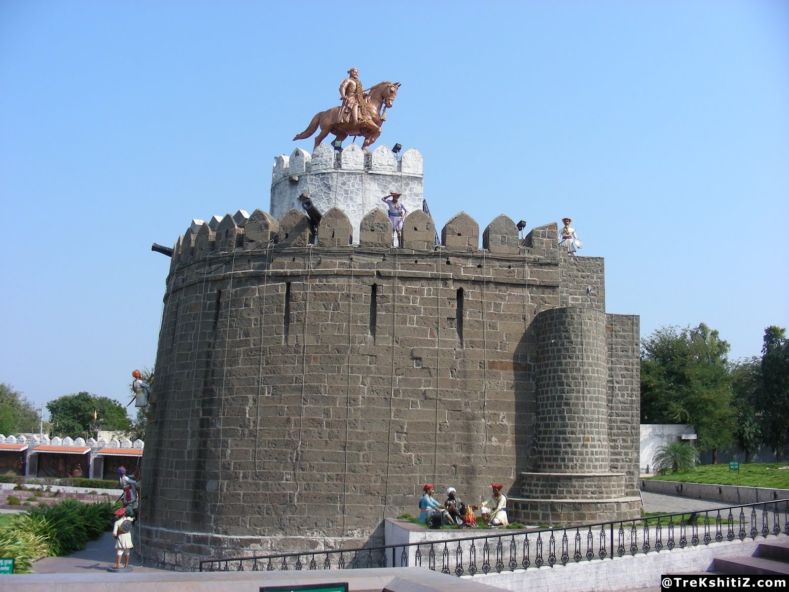 Akluj Fort