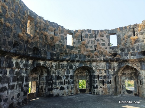 Bastion, Arnala