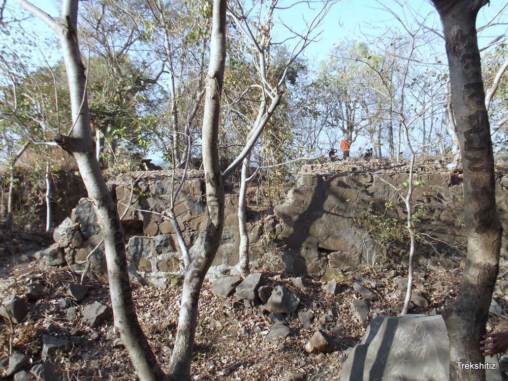 Ballalgad remains of fortification