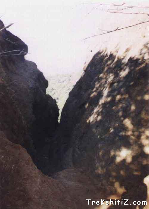 A narrow path going to cave of Dhak