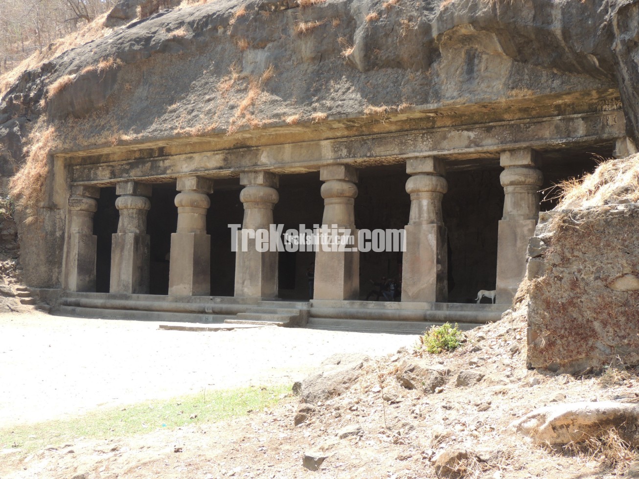 Gharapuri Caves