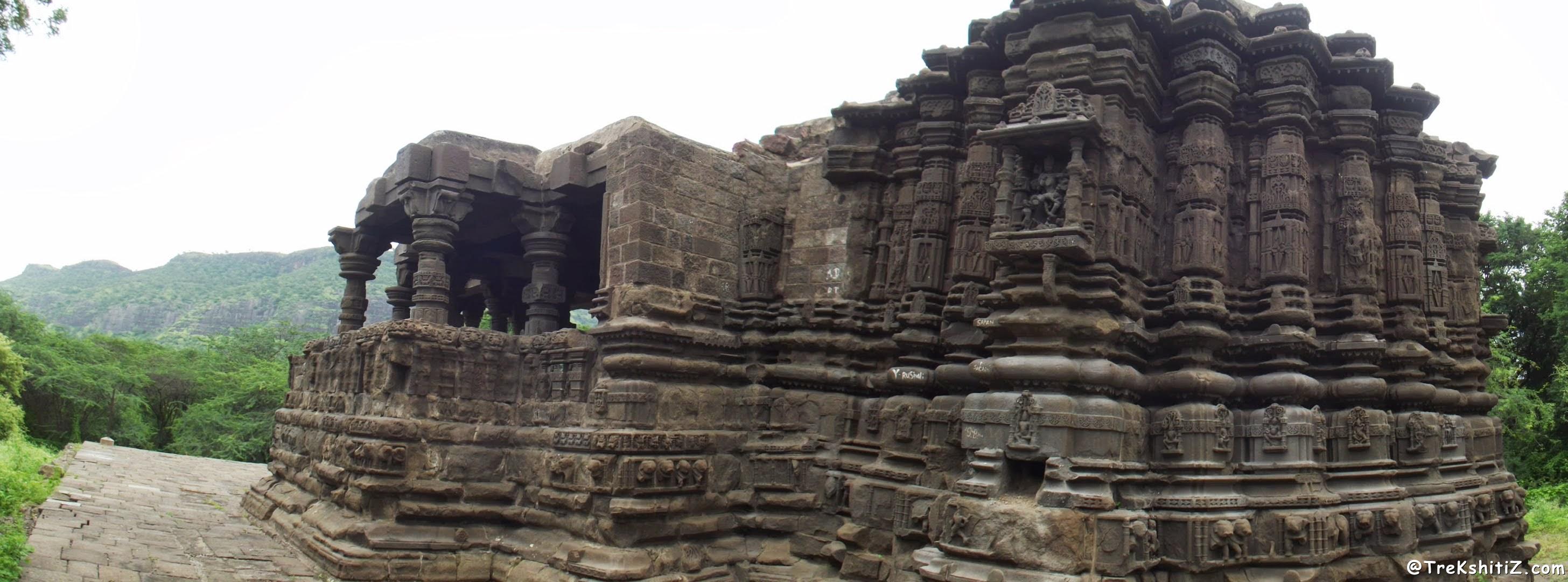 Hemadpanthi Mahadev Mandir at the base of Kanhergad, Chalisgoan