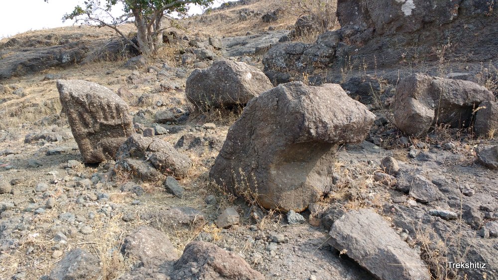 Remains of entrance gate Karha