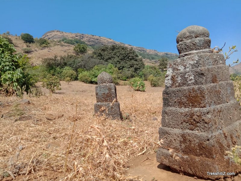 Samadhi, Kunjargad(Kombadgad)