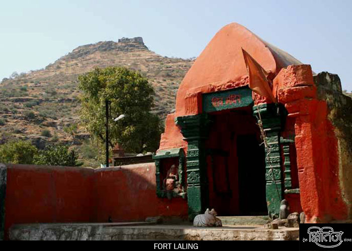 Temple at the base of Laling