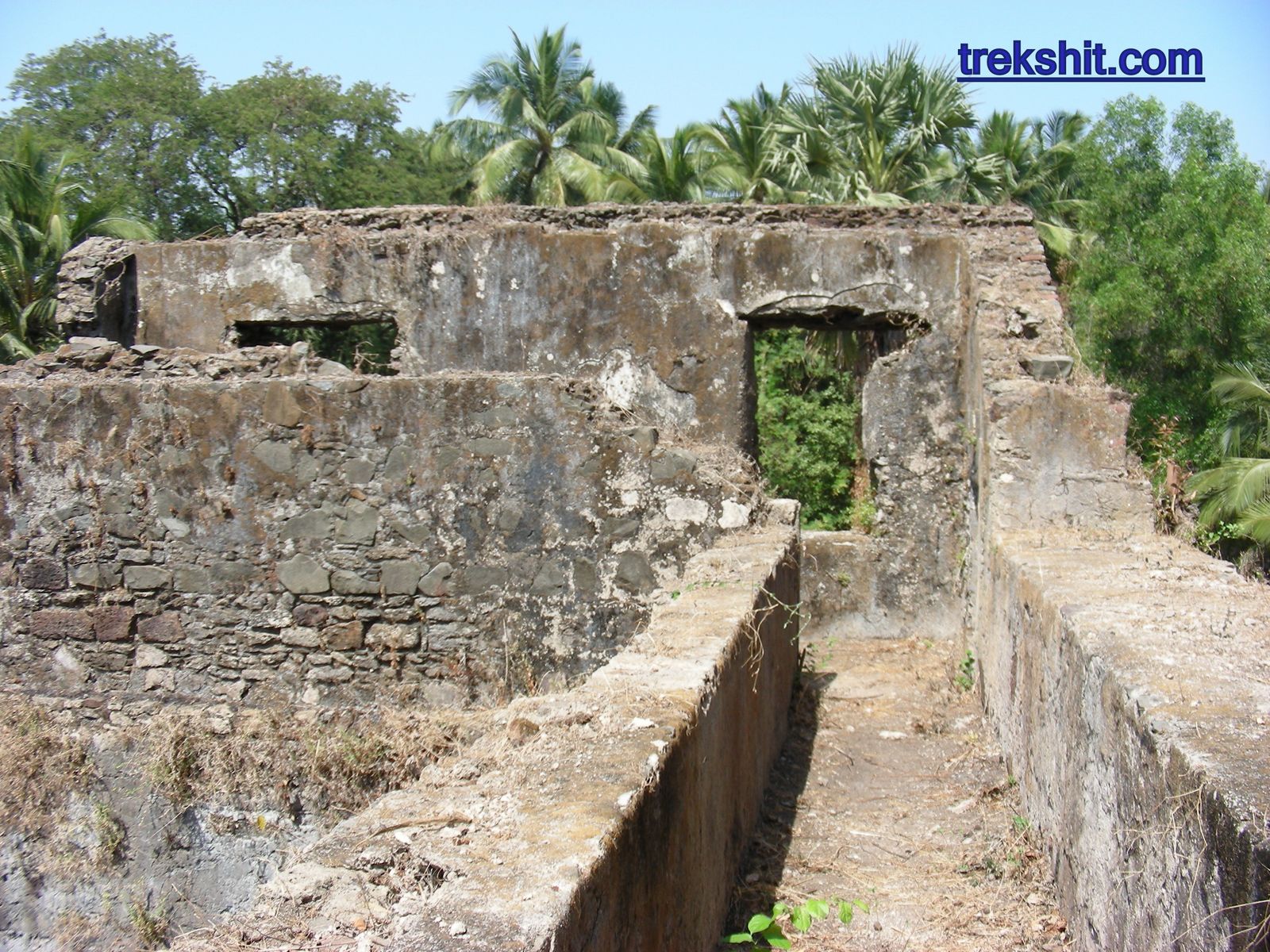 Mahim Fort ( Kelve - Mahim)