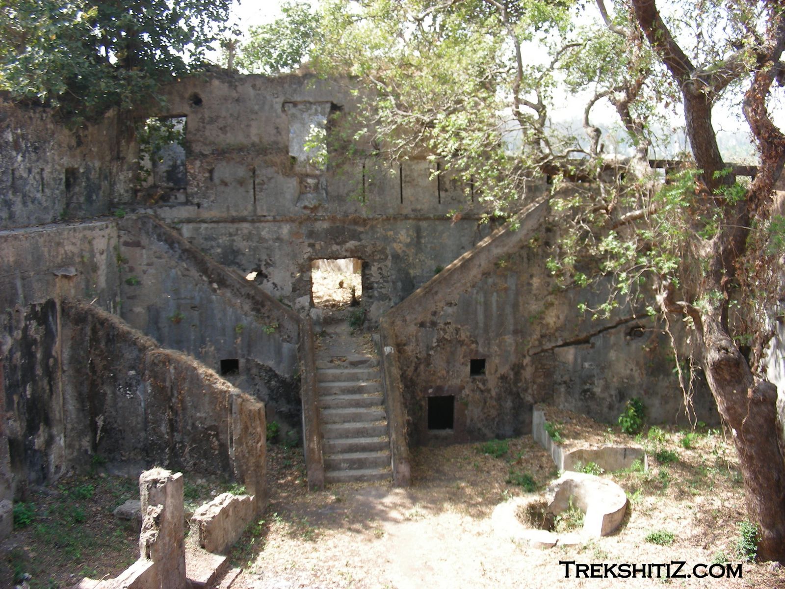 Mahim Fort ( Kelve - Mahim)