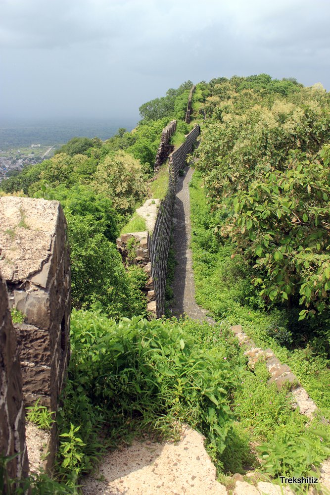 Mahurgad Fortification