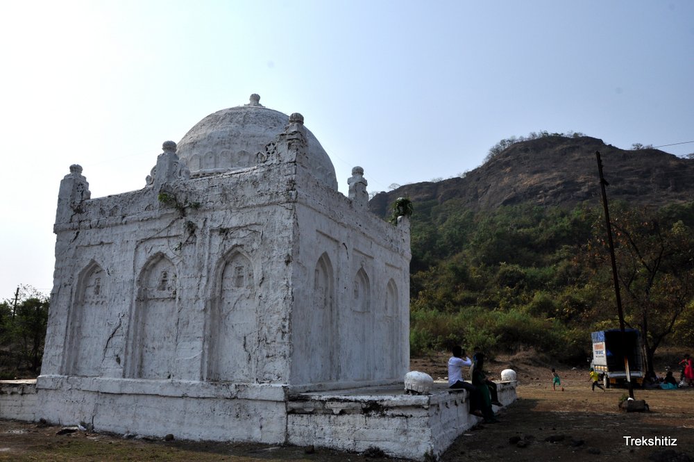 Sankshi Durga at the base