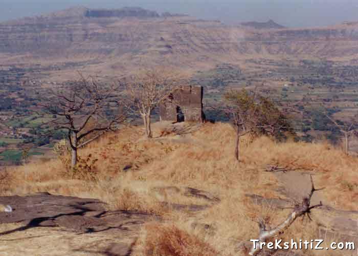 A cliff on Shivneri - Traitors were thrown from here (Kadelot)