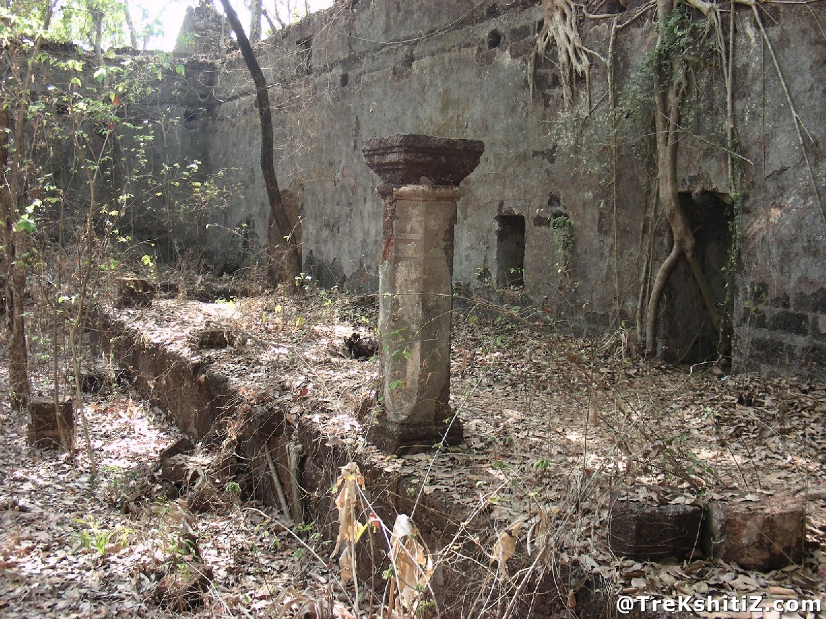 Yashawantgad (Redi Fort)